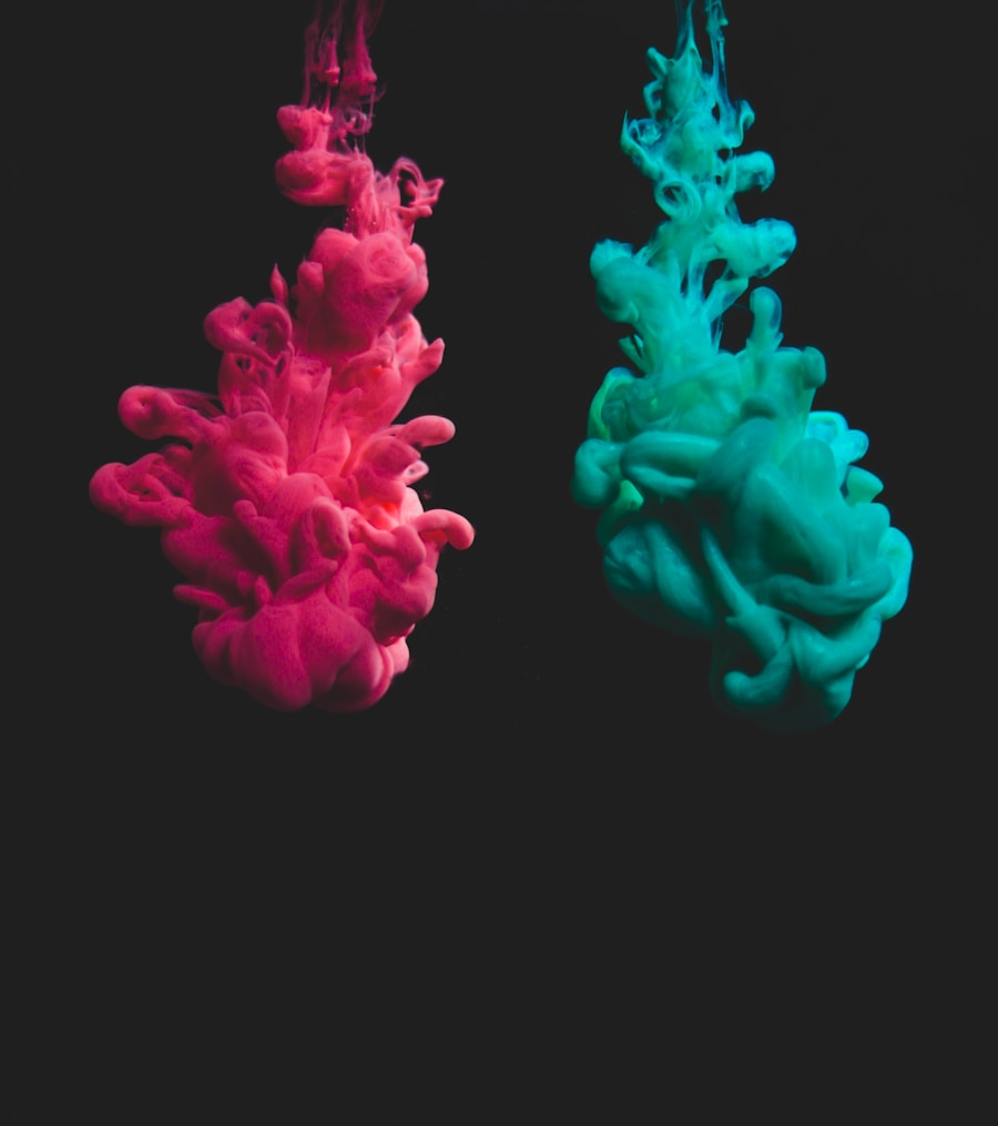 Photo "color theory in music visuals (indigo + coral)"